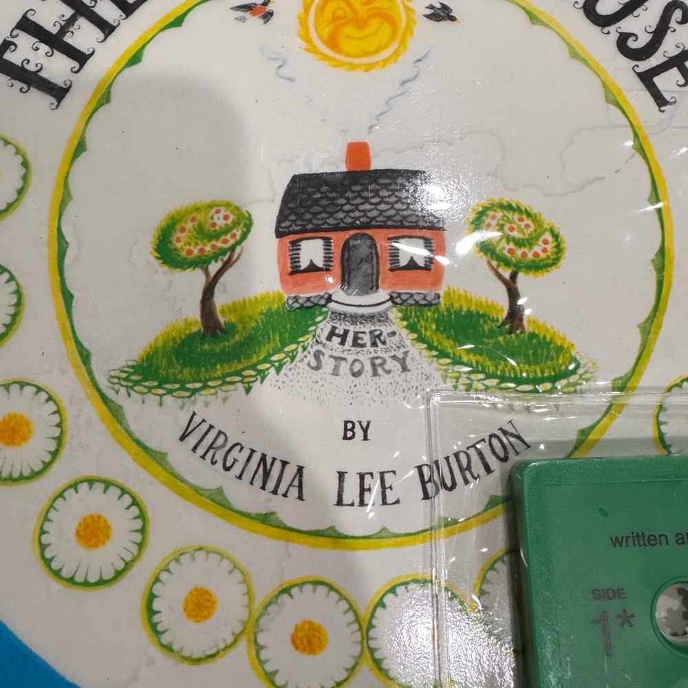 The LITTLE HOUSE Book and Cassette by Virginia Lee Burton 1998 - Picture 3 of 7